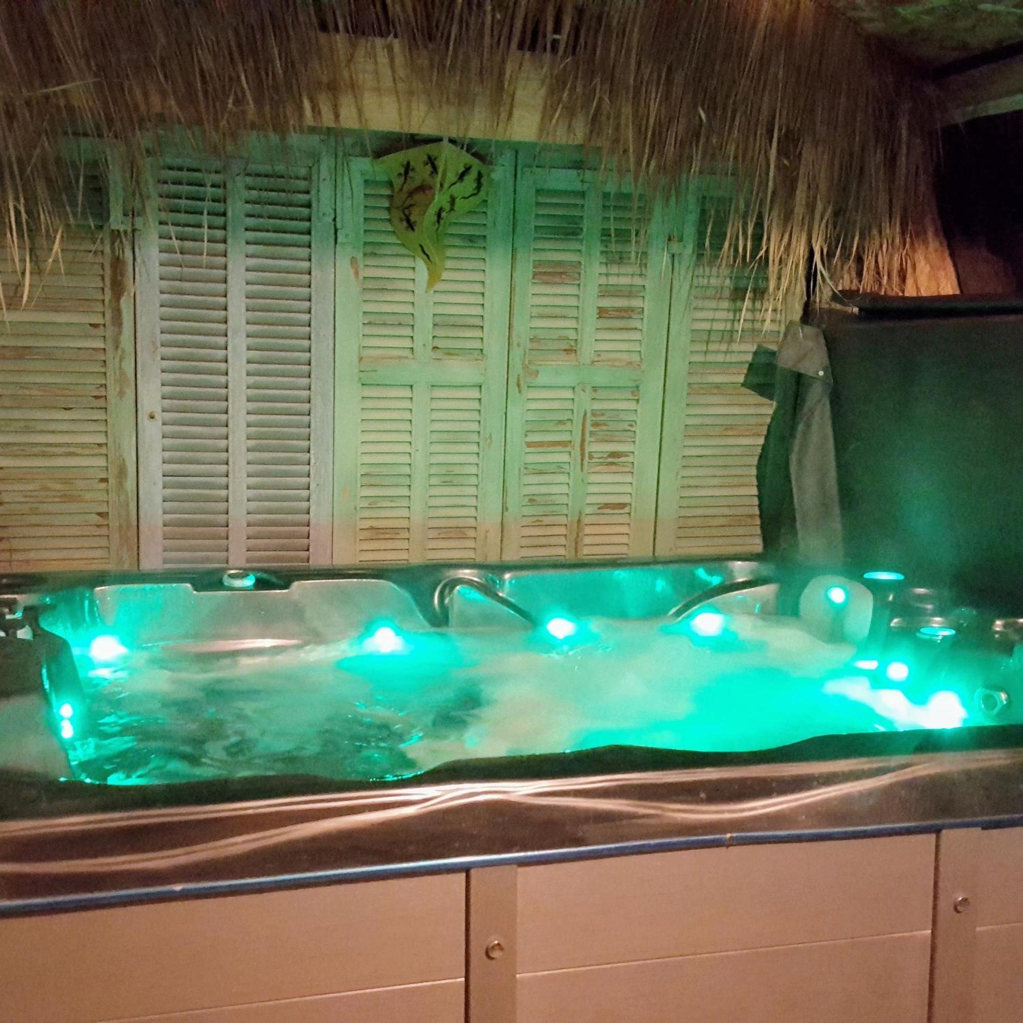 Logement De Charme Avec Piscine Et Jacuzzi Carnoules  エクステリア 写真